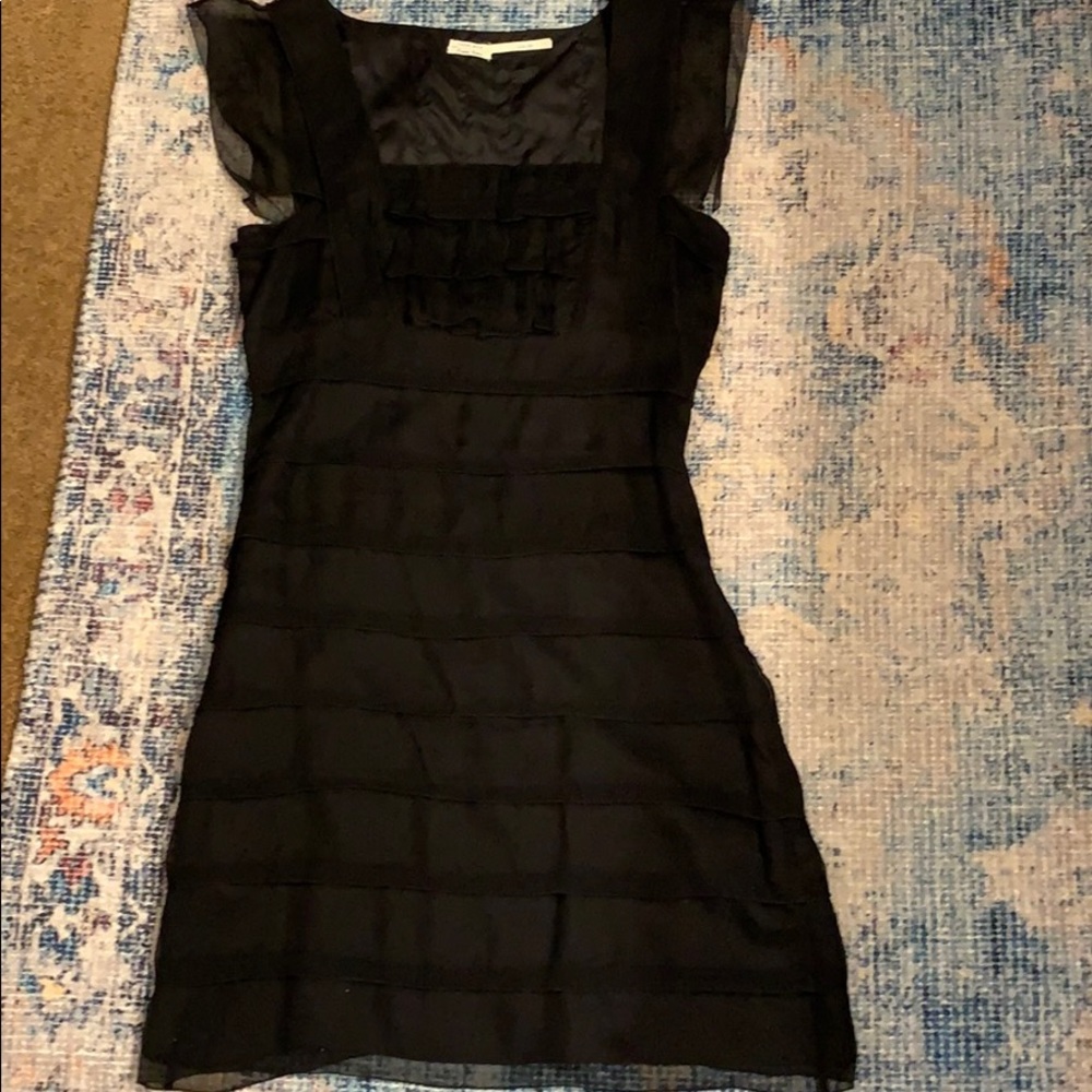Adorable/sexy/classy little black dress! XS